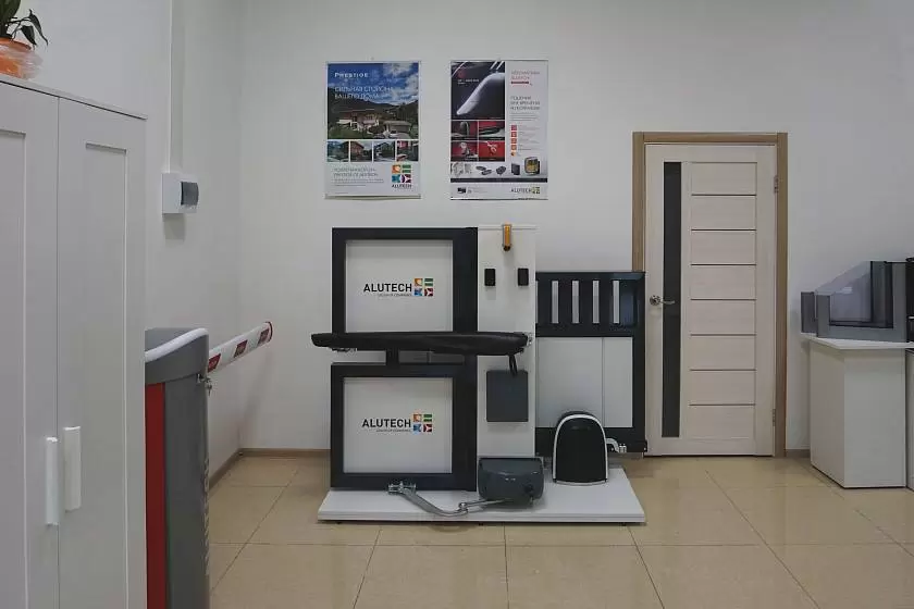 Монтаж за полцены в честь открытия шоу-рума продукции «АЛЮТЕХ» в Пятигорске